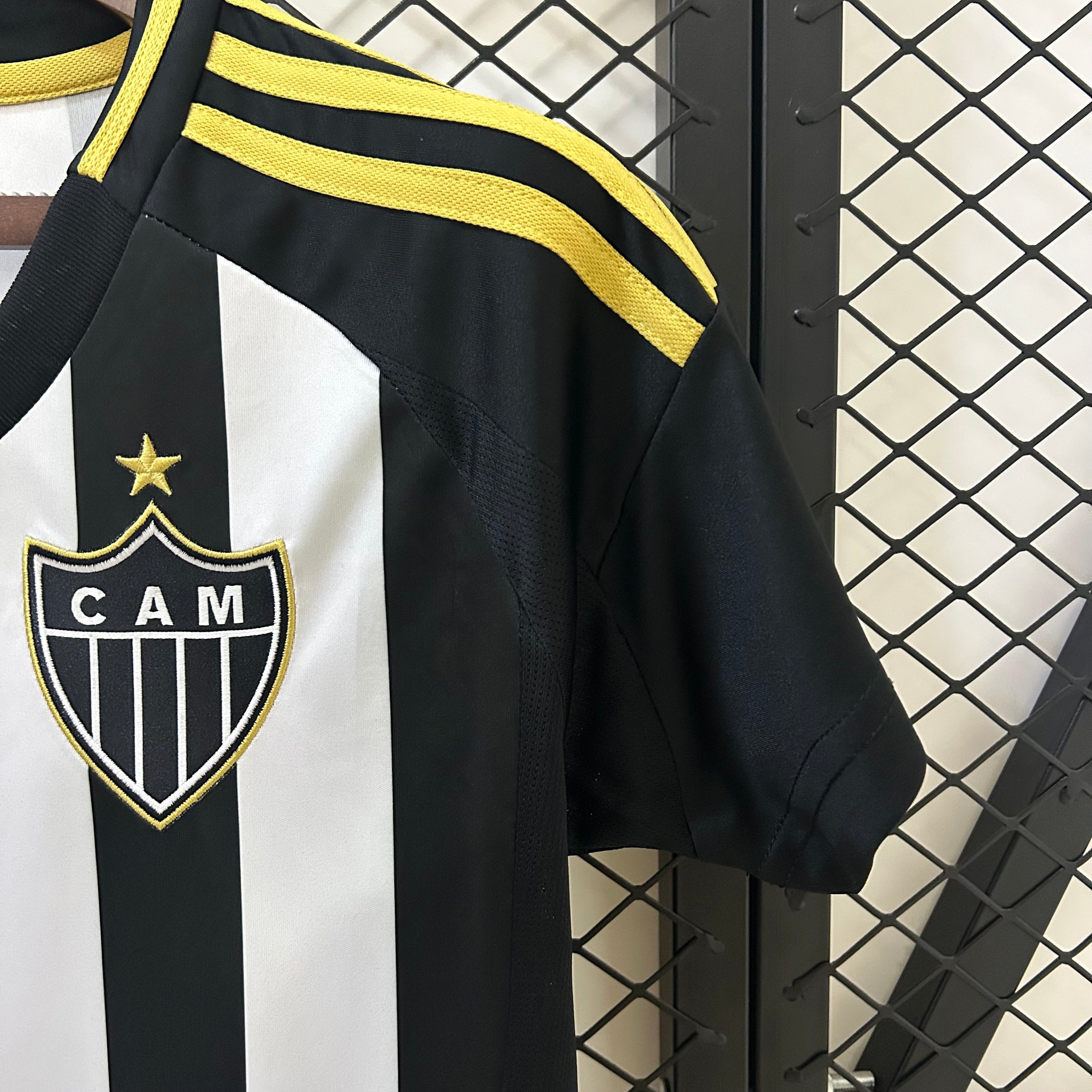 Camisa Atlético Mineiro Feminina Home 25/26 - Preta e Branca